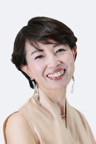 Evangelist of love and gratitude through food, a Life Shiner coach, Ms. Yumi Omi | Life of Abundance “Okuraku®” Business